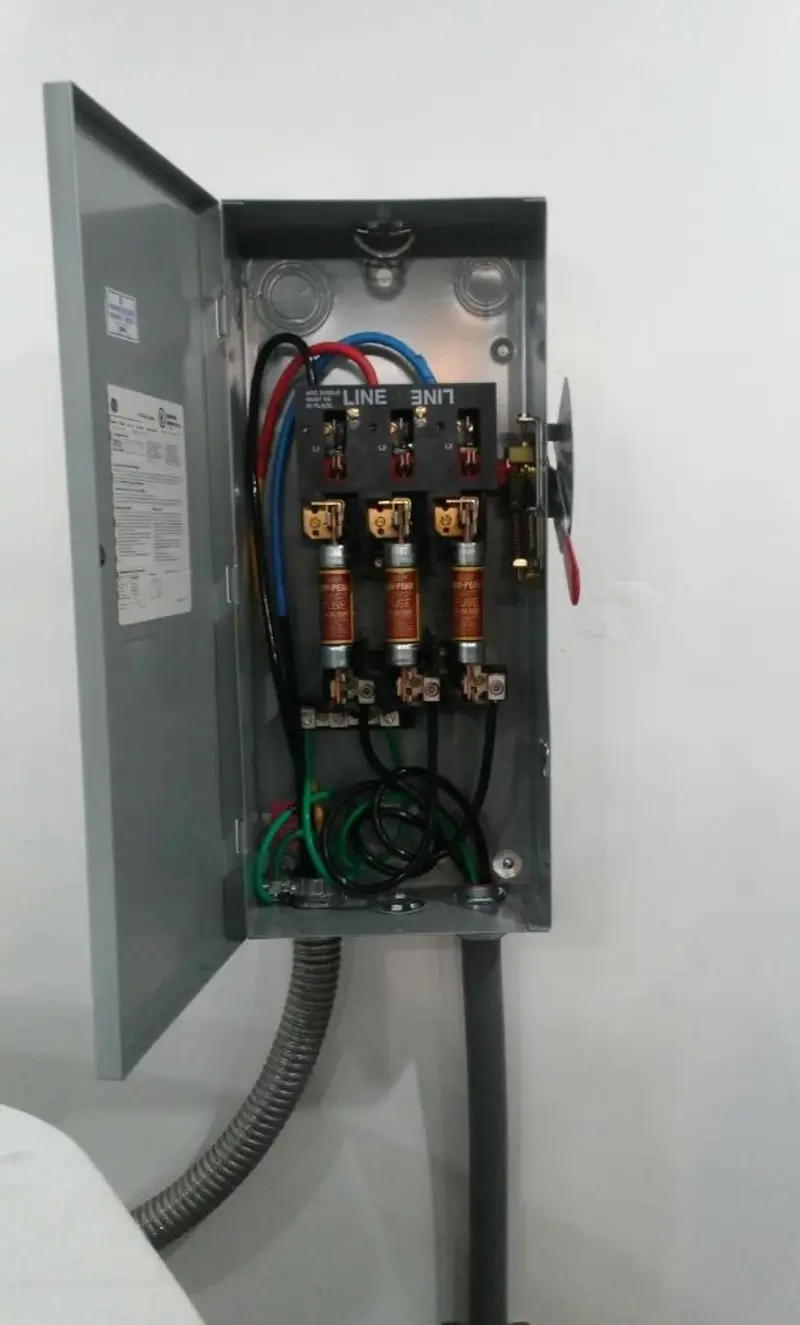 Three-phase disconnect switch installed for Electrical Wiring & Rewiring in Town of Pecos